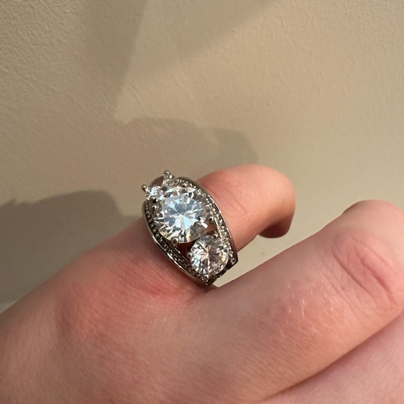 Fake ring - Picture 6 of 7